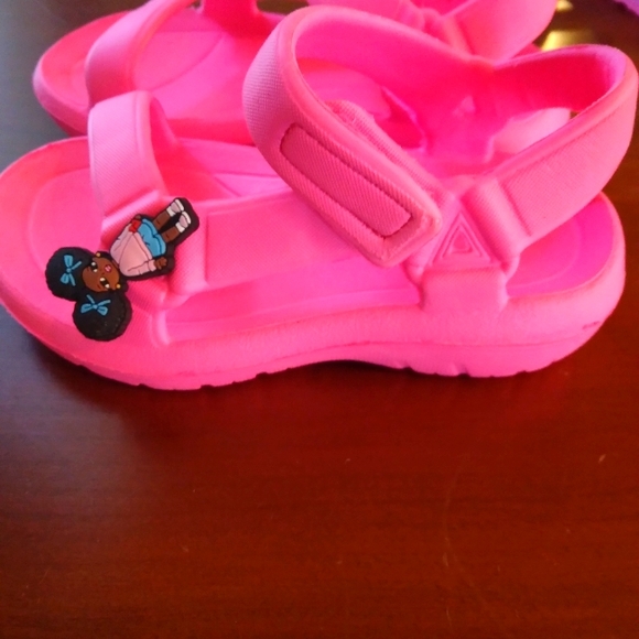 💥 CLOSET CLOSING SALE 💥 Jojo Siwa Girl's Shoes - Picture 7 of 13